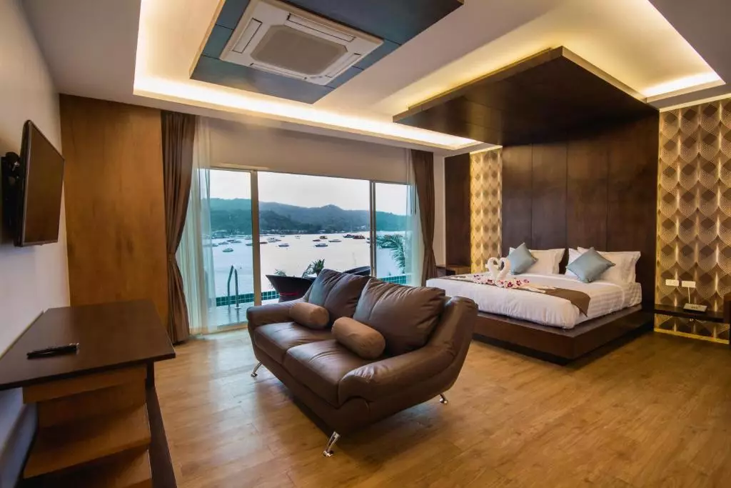 هتل فی فی کلیف بیچ