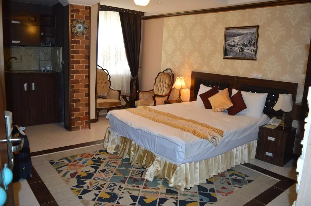 هتل کریم خان