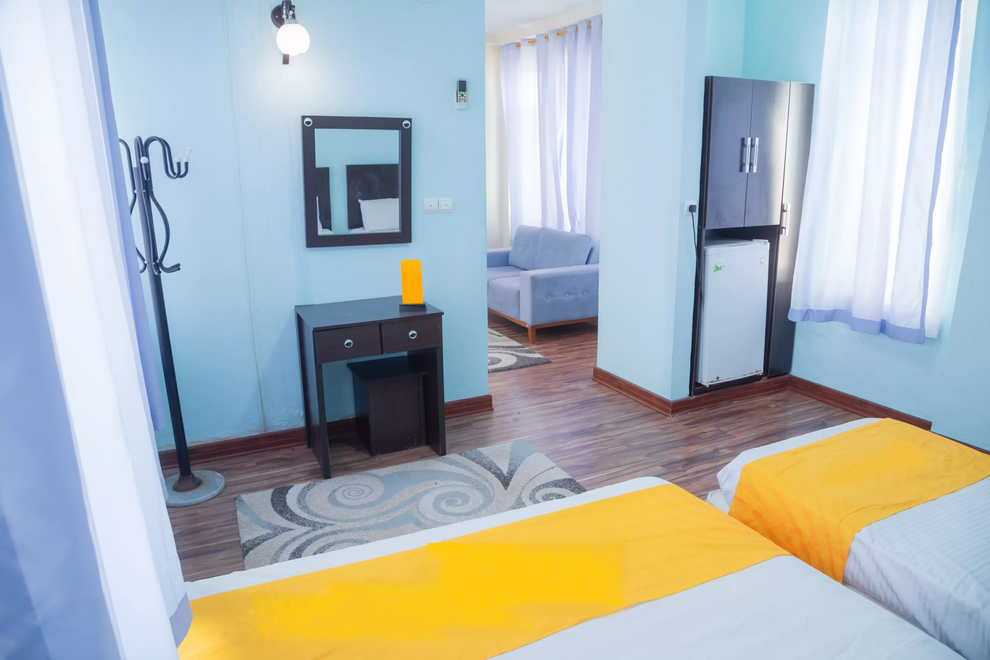 هتل ایران زمین