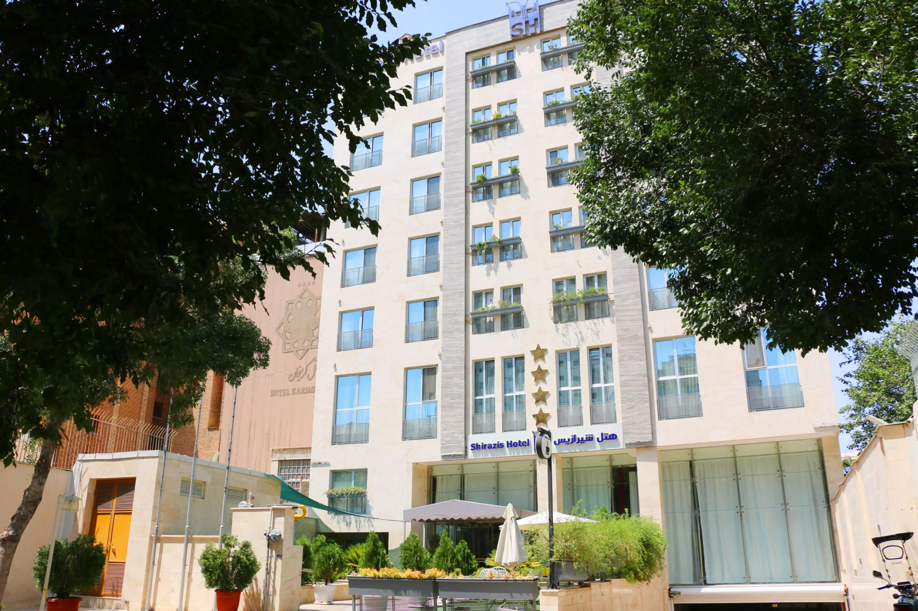 هتل شیرازیس