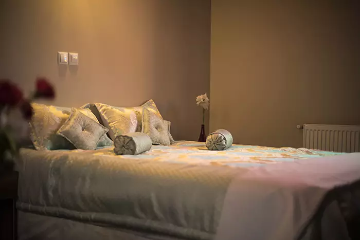 هتل سنتی درباری