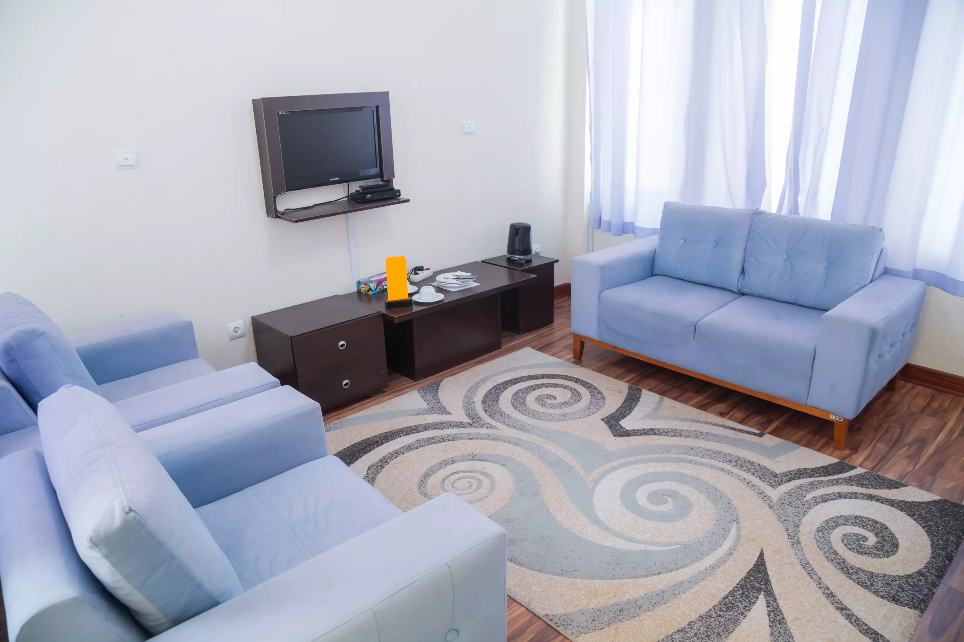 هتل ایران زمین