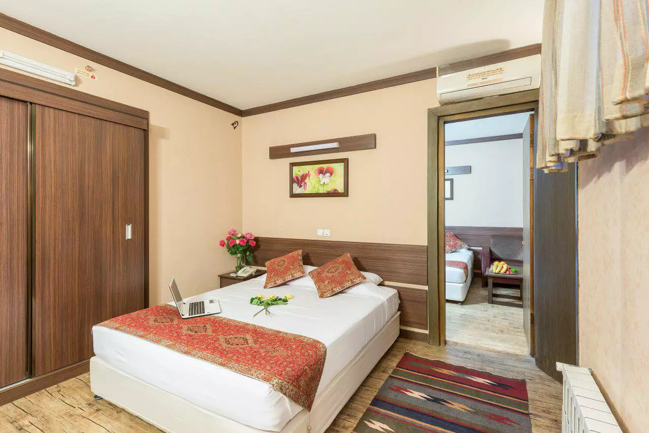 هتل شیخ بهایی