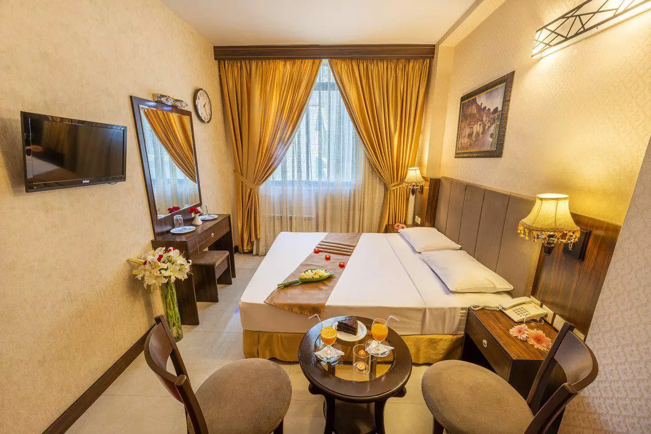 هتل مهر و ماه