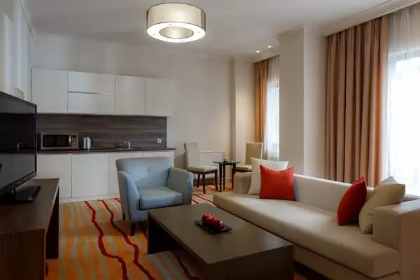 کورت یارد بای مرریوت سوچی کراسنایا پولینا