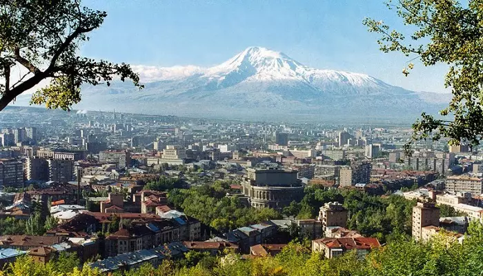 ارمنستان یا گرجستان