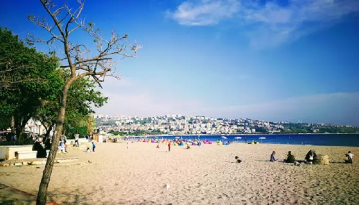 نمایی از ساحل بیوک چکمجه استانبول
