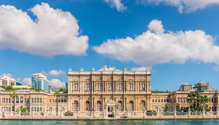 کاخ دولما باغچه