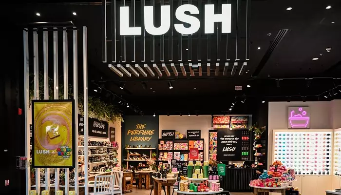 فروشگاه لوازم آرایش و عطر