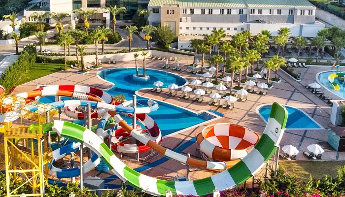 پارک آبی هتل شروود اکسکلاسیو لارا