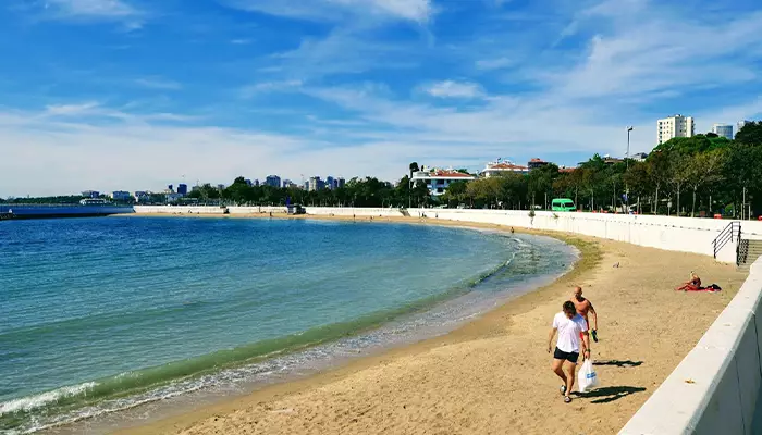 جاده بوستان از نزدیکترین سواحل به میدان تکسیم استانبول