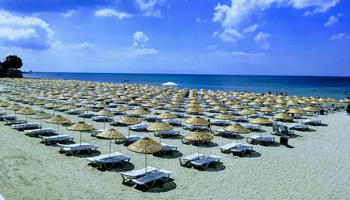 فلوریا ساحل نزدیک تکسیم استانبول