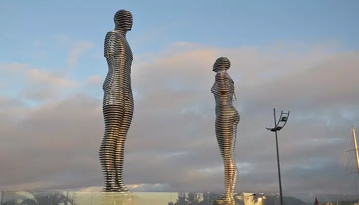 مجسمه علی و نینو در گرجستان