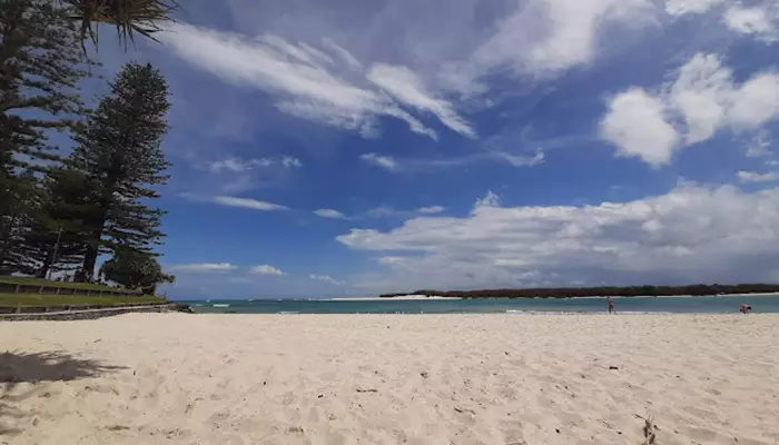 گلدن بیچ از بهترین ساحل های استانبول