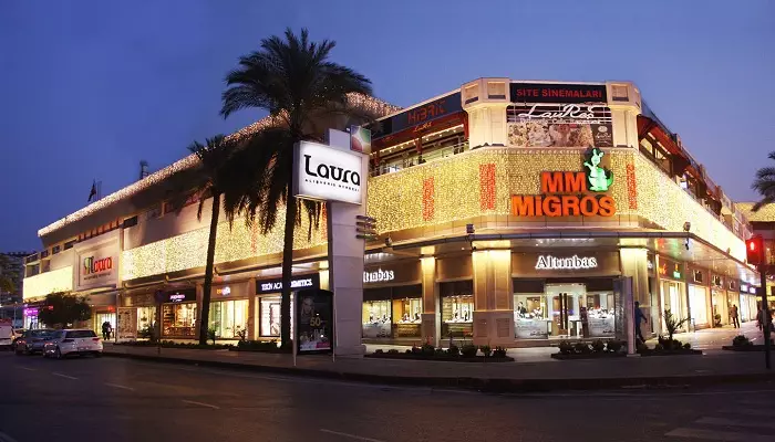 مرکز خرید لاورا