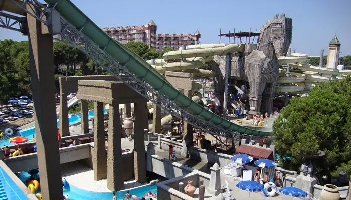 نمایی از پارک آبی ریکسوس پریمیوم تروی آنتالیا