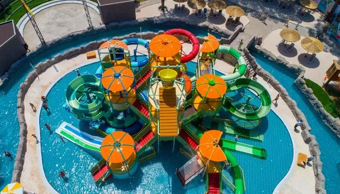 نمایی از پارک آبی سلکتوم لاکچری ریزورت