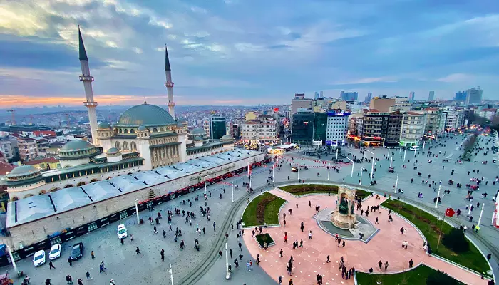 میدان تکسیم استانبول