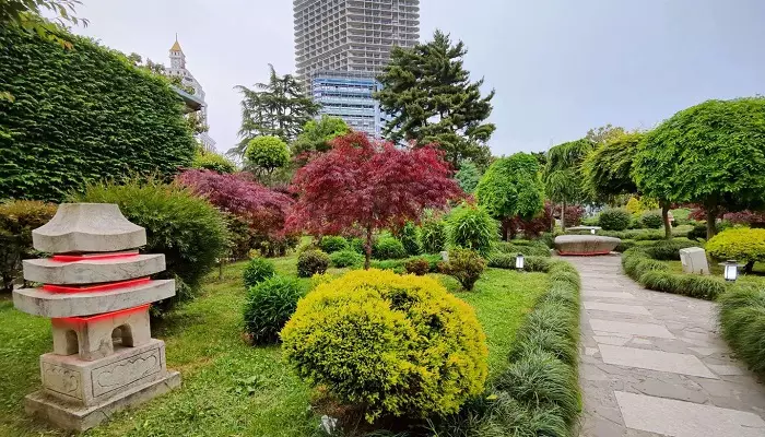 باغ ژاپنی باتومی