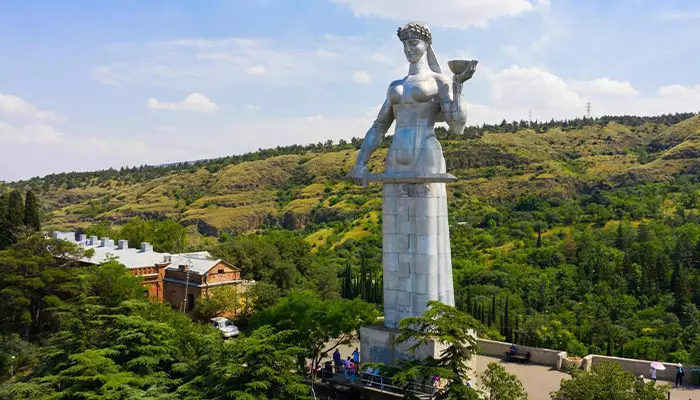 مجسمه مادر گرجستان