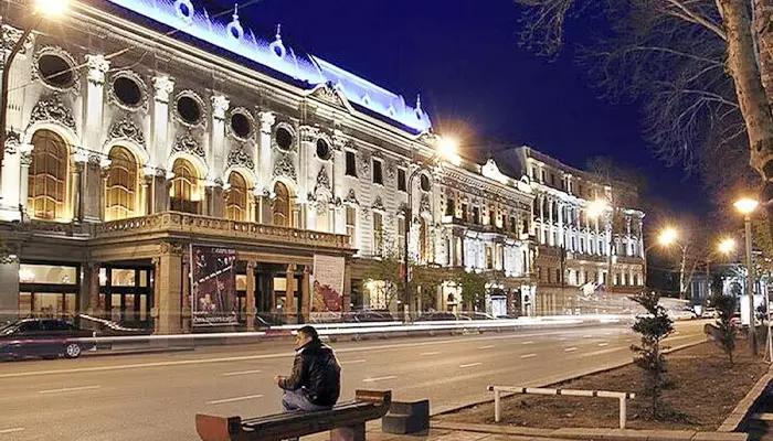 خیابان روستاولی