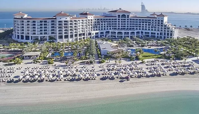 نمایی از ساحل والدورف آستوریا دبی پالم