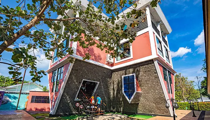 بان تیلانکا یا خانه وارونه پوکت