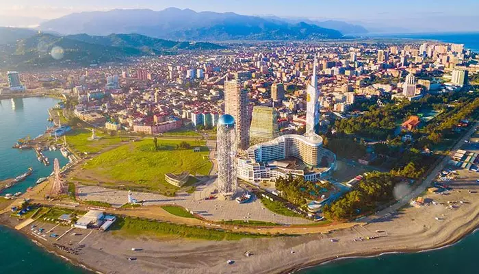 آب و هوای باتومی در پاییز