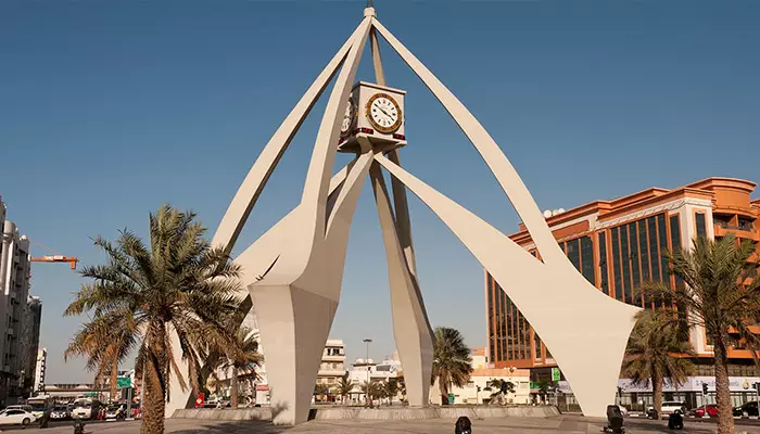 برج ساعت دیره