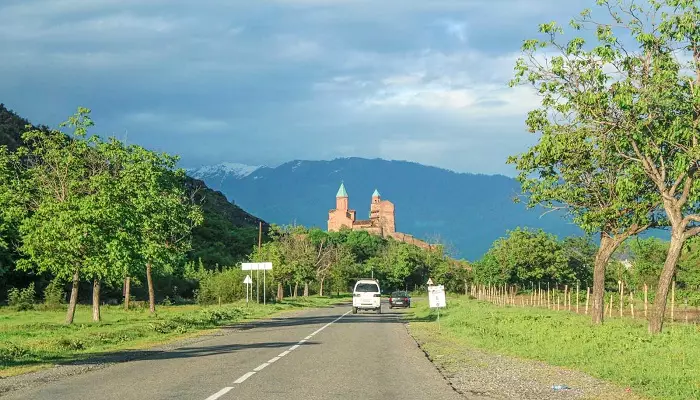 تصویری از جاده های گرجستان برای سفر با ماشین شخصی