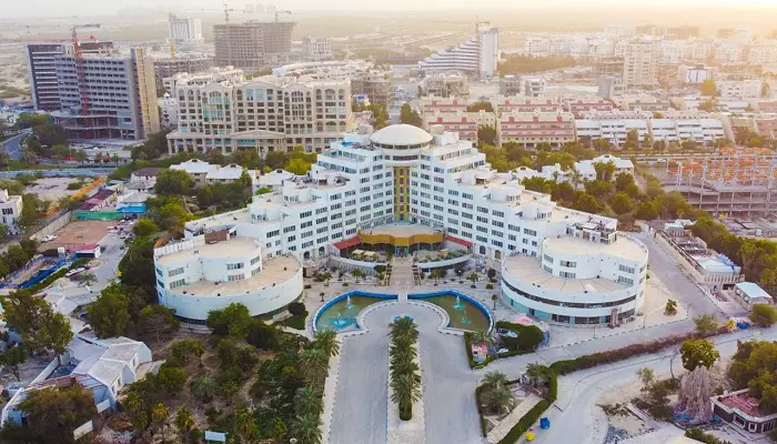 نمایی از یک هتل ۵ ستاره در کیش