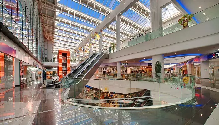 نمایی از مرکز خرید لیلو مال گرجستان